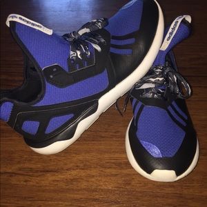 Blue/Black/White Adidas Tubular (11)